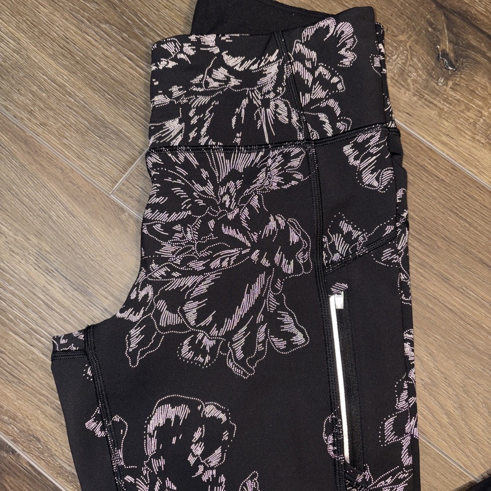 Athleta Rainier Reflective Tight Aluna Bloom Black Floral Print Women's Small - Picture 3 of 6